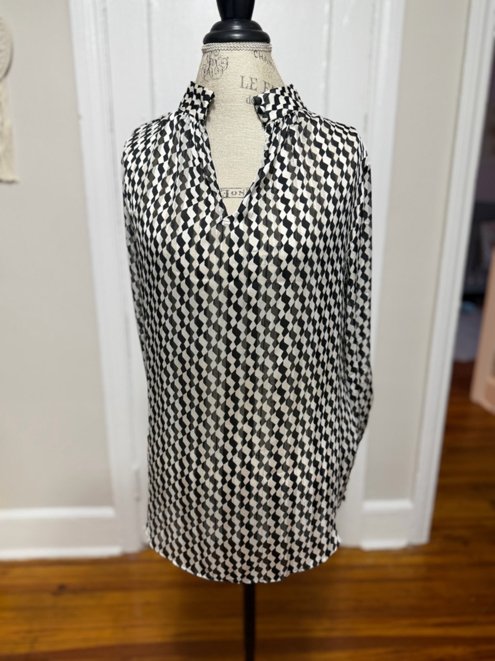 H&M Black and White Geometric Button-Front Blouse